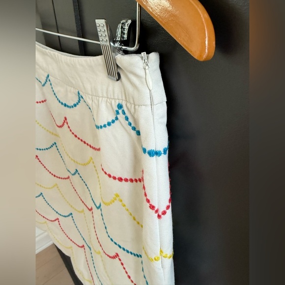 BODEN Imogen Embroidered Scalloped Hem Cotton Skirt •US 4 - Picture 3 of 6